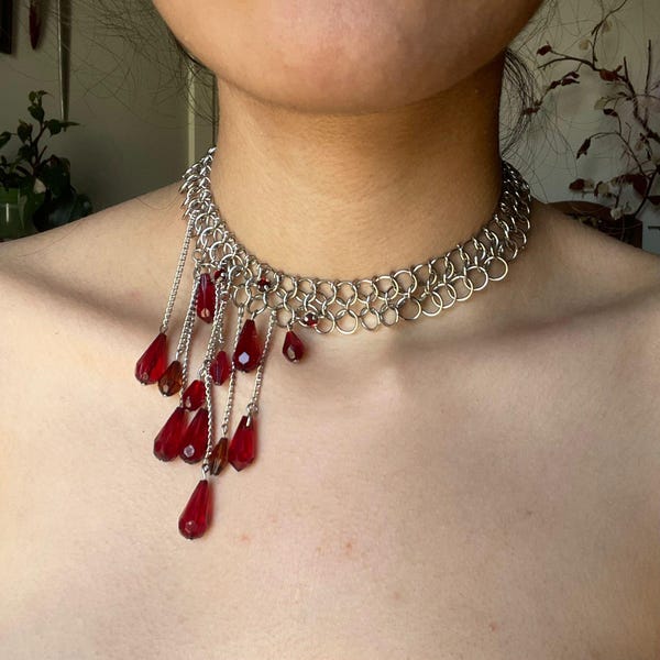 Gargantilla gótica de malla hecha a mano: cuentas en forma de lágrima rojo sangre, collar de vampiro