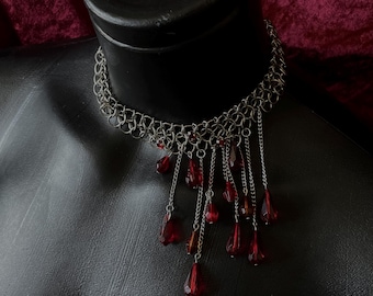 Handgemachte Gothic Kettenhemd Choker – Blutrote Tropfen Perlen, Vampir Halskette