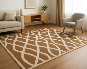 Alfombra geométrica marrón con diseño de ondas entrelazadas.