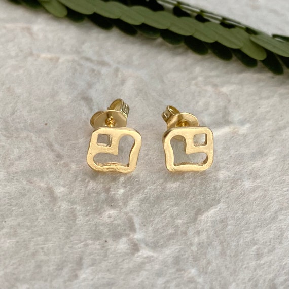 Tiny 14K Heart Girl Earrings