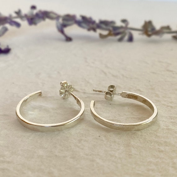 Medium Sized Silver Hoop Earrings, Simple and Minimalist Silver Hoops, Everyday Comfortable Silver Hoops