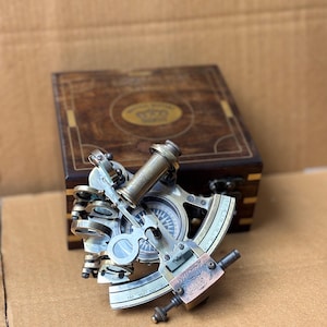 Vintage messing sextant in houten kist | Nautische antieke sextant | Maritiem navigatie-instrument | J. Scott London 1753 replica decoratie cadeau