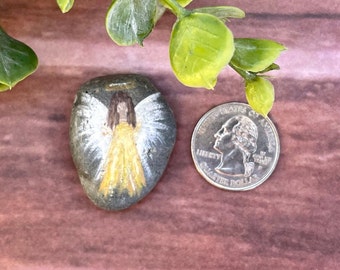 Guardian Angel Rock, angel rock, angel stone, blessing stone, angel, protection, gift, painted rock, pocket rock