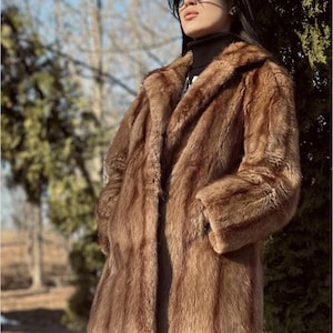 Vintage Natural Fur Mink Coat. Size S-M. Length- 80 cm