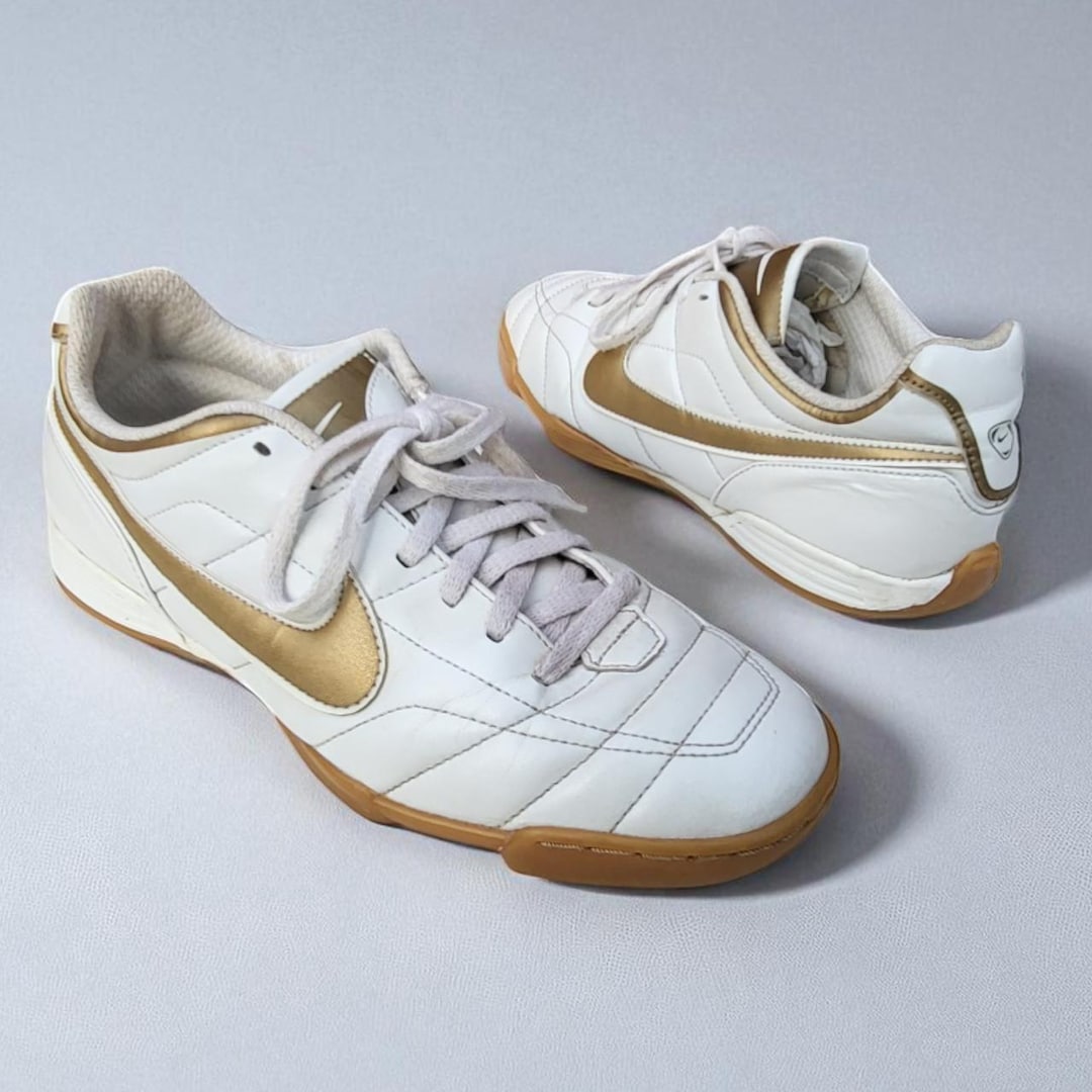 Nike Tiempo Ronaldinho Vintage Indoor Trainers Y2K White Gold UK