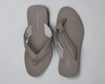 Klasyczne sandały Puma Black Label Toe Post Thong z kremowej skóry, rozmiar 6.5