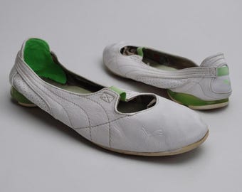 Bailarinas vintage Puma de cuero blanco estilo Y2K para yoga, talla UK 5