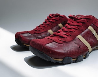 Zapatillas deportivas vintage Diesel de punta cuadrada, color rojo vino, de piel, talla UK 5.5