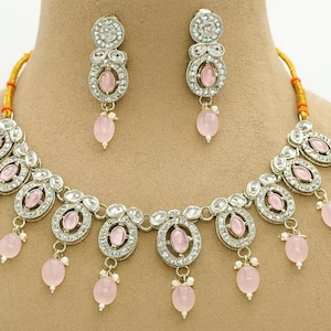 Pfirsich Stein Vergoldet, Perlen Braut Halskette und Ohrringe. Indischer Brautschmuck. Hochzeit Schmuck Set