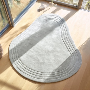 Minimalist Grey Wool Rug, Organic Shape Hand-Tufted Carpet, Sculptural Layered Modern Area Rug for Living Room and Bedroom