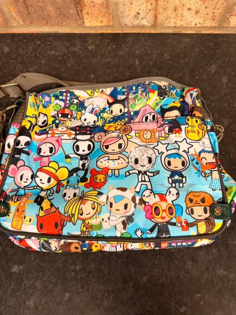Tokidoki crossbody bag with original keychain image 4