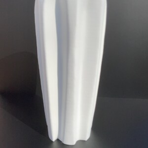 Modern Sculptural Vase: 4x4x8 PLA Home Decor Accent