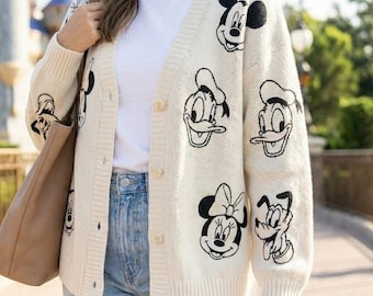 Mickey and Friends Print Cardigan, Handgemachte Kawaii Cardigan für Frauen, Süßes Ästhetisches Disney Outfit, Disneyland Disneyworld Shirt