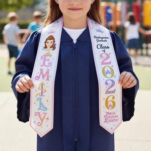 Gepersonaliseerde afstudeerstola prinses Sofia 2026, Disney Sofia de eerste kleuterschool Grad sjerp, aangepaste naam kindercadeau