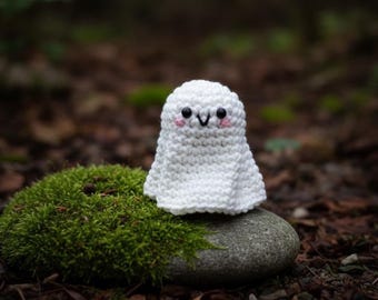 Crochet Ghost Pattern PDF, Halloween Amigurumi Pattern, Beginner Crochet Pattern, Ghost Plush