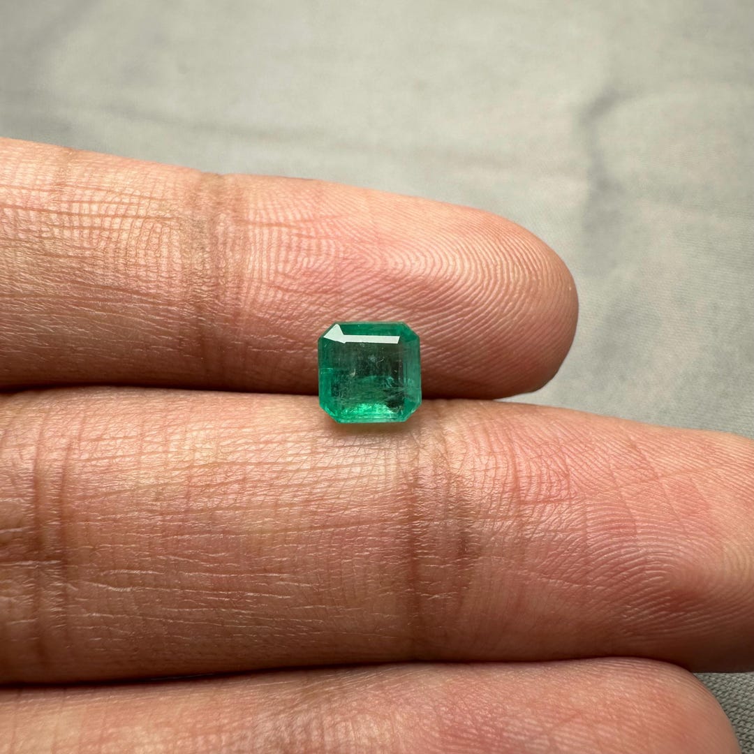 11.00 Ct Natürlicher Grüner Kolumbianischer Smaragd Oval
