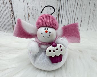 Cupcake Ornament, Cupcake Shop Baker Ornament, Loves Cupcakes Gift, Frosting Decorator, Funny Cupcake Ornament, Cupcake Shop Staff Gift Idea