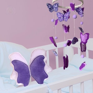 Móvil de mariposa de fieltro hecho a mano para bebé con almohada de terciopelo: Decoración para habitación de niña