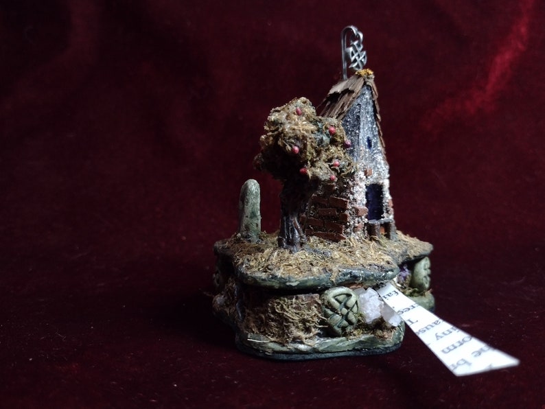 Tiny Celtic DIVINER'S SHACK 1:144 Scale DIORAMA Electrified/Lights up image 2