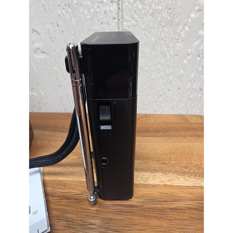 Discontinued Analog Sony ICF-P26 Portable Pocket FM/AM Radio w/ Speaker Works! image 5