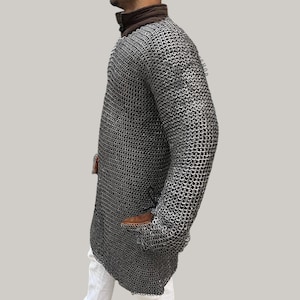 Flexible aluminium chainmail texture demonstrating lightweight movement for LARP and costume use