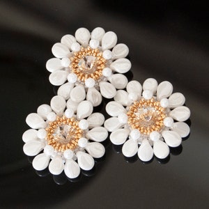 PDF beading tutorial pattern - Pippa flower - 10.5mm Swarovski rivoli