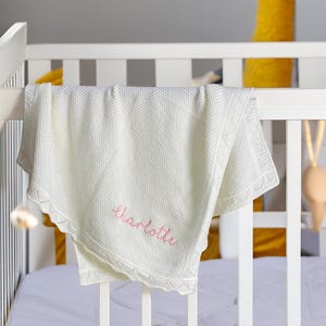 Personalized Baby Blanket with Name, Custom Knit & Embroidered. Soft Cotton, ideal baby shower gift for little ones.