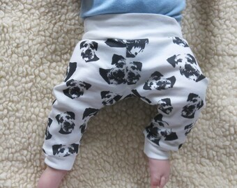 Baby Leggings mit Schnauzer Hundedruck aus Bio-Baumwolle, Neugeborene bis 12 Monate Babyhose, Baby Meilensteine, neue Mama Geschenk Hundebesitzer