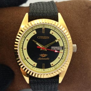 Vintage Citizen Automatic 8200 Refurbished Japan Mens Black Dial Day/Date Watch B700181-1