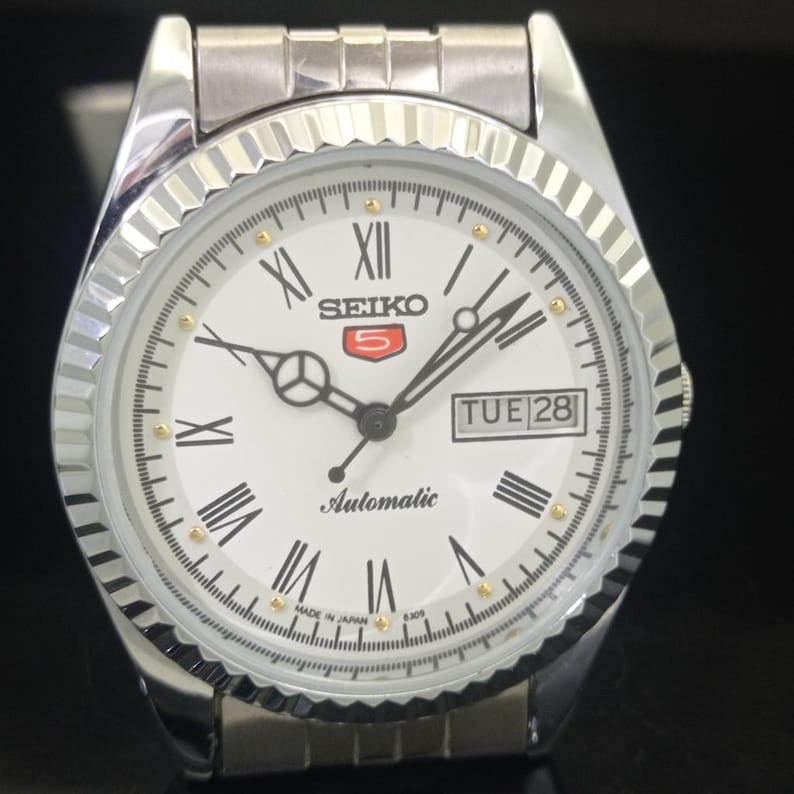 Vintage Überholte Seiko 5 Automatik 6309a Japan Herren Day / Date Römische Figur Weiße Farbe Zifferblatt Transparente Rückseite Armbanduhr B446-C Bild 5
