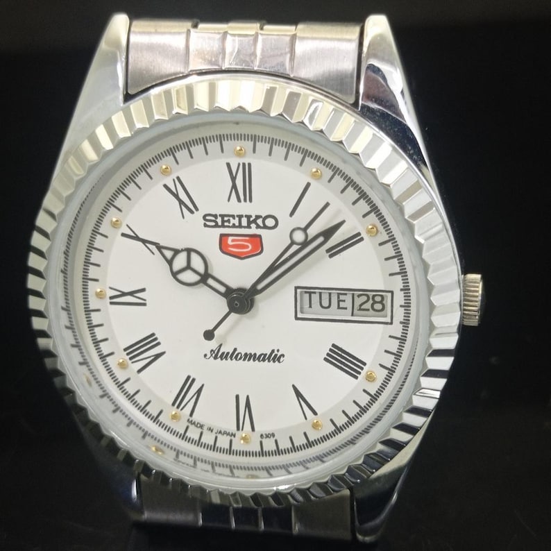 Vintage Überholte Seiko 5 Automatik 6309a Japan Herren Day / Date Römische Figur Weiße Farbe Zifferblatt Transparente Rückseite Armbanduhr B446-C Bild 4