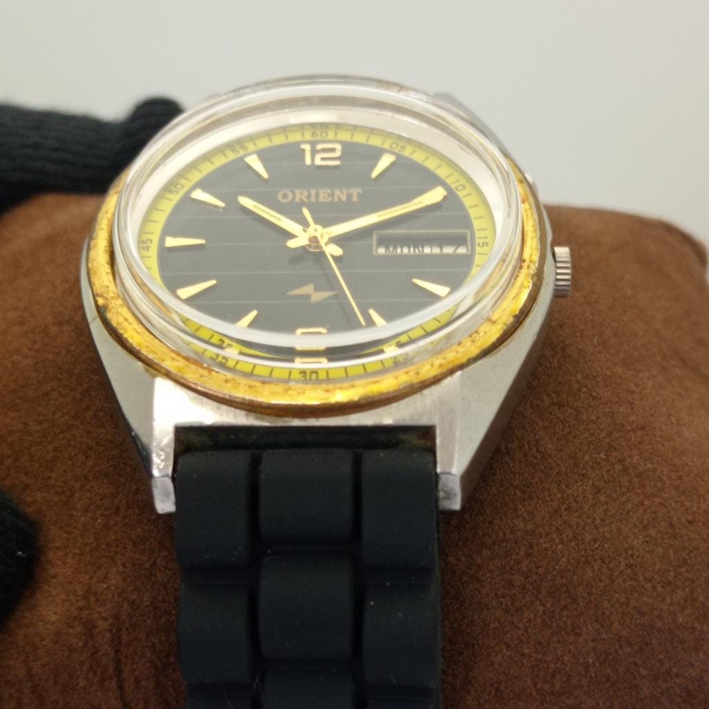 Automatic Vintage Orient 46941 Japan Mens Black Color Dial Day