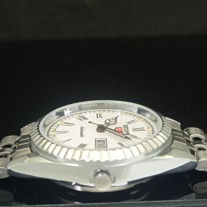Vintage Überholte Seiko 5 Automatik 6309a Japan Herren Day / Date Römische Figur Weiße Farbe Zifferblatt Transparente Rückseite Armbanduhr B446-C Bild 6