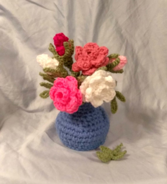 Fiori Artificiali All'uncinetto Fatti A Mano – Mini Vaso Con Rose Blu, Decorazione Casa E Ufficio, Regalo Originale