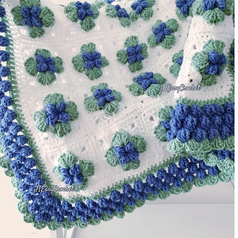 Patroon babydeken bosbes, gehaakt Afghaans fruit, pdf-patroon direct downloaden, 3D-omavierkant, knusse bes deken, schoothoes afbeelding 9