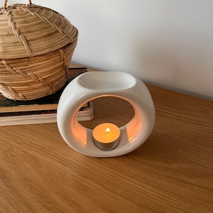 Handmade Ceramic Wax Melt Burner – Modern Oil Burner , Unique Aromatherapy Wax Burner for Home Decor & Gifts