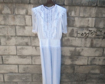 FREE Shipping........Vintage 80's Scott McClintock silky and lace Dress