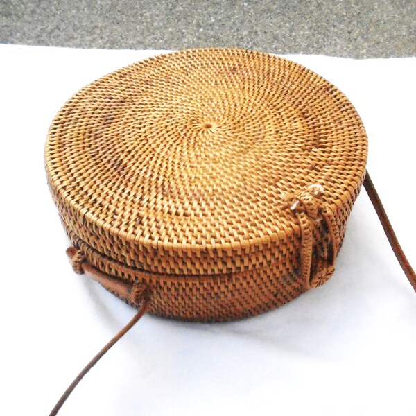 Vintage round woven straw crossbody Bag