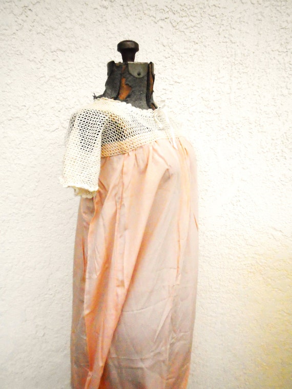 Vintage silk and crocheted Nightgown - image 3