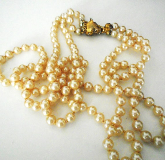 Vintage double stranded knotted Pearl Necklace - image 1