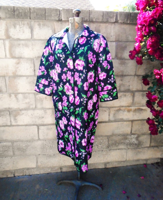 Vintage black and pink floral quilted Robe