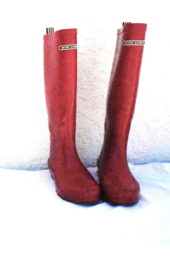 Vintage red rubber Henri Bendel Rain boots