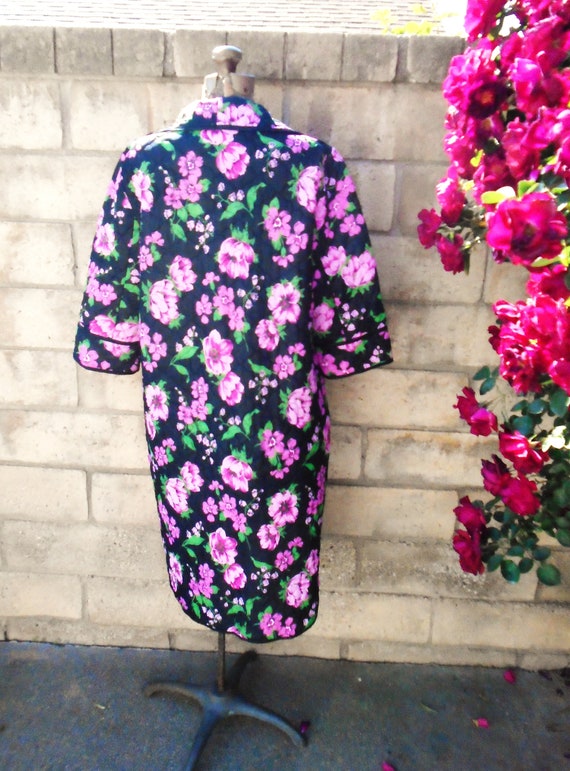 Vintage black and pink floral quilted Robe - image 3