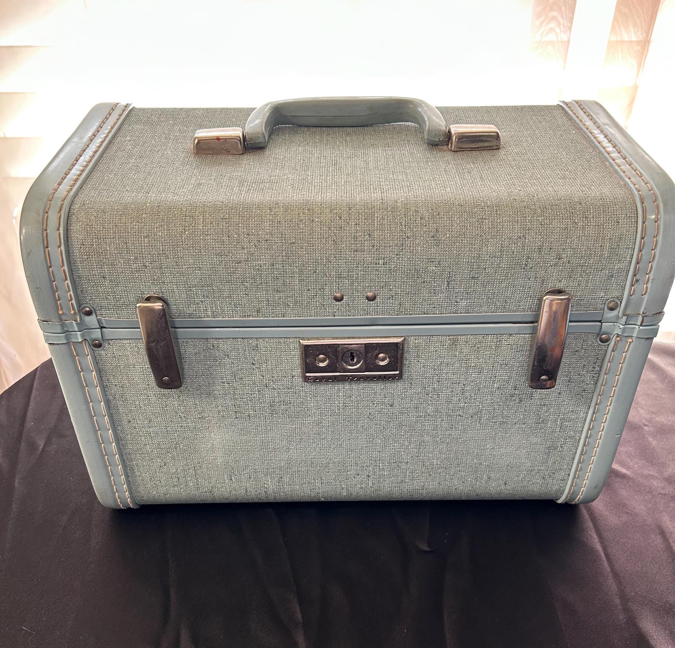 Vintage Blue Royal Traveller Train Case Carry-on Suitcase Makeup