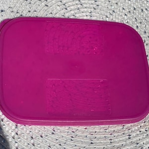 Vintage Tupperware Lid 2088B - 4 Replacement Parts