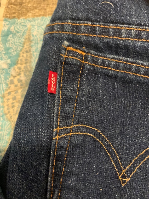 vintage-90s-levis-classic-gem