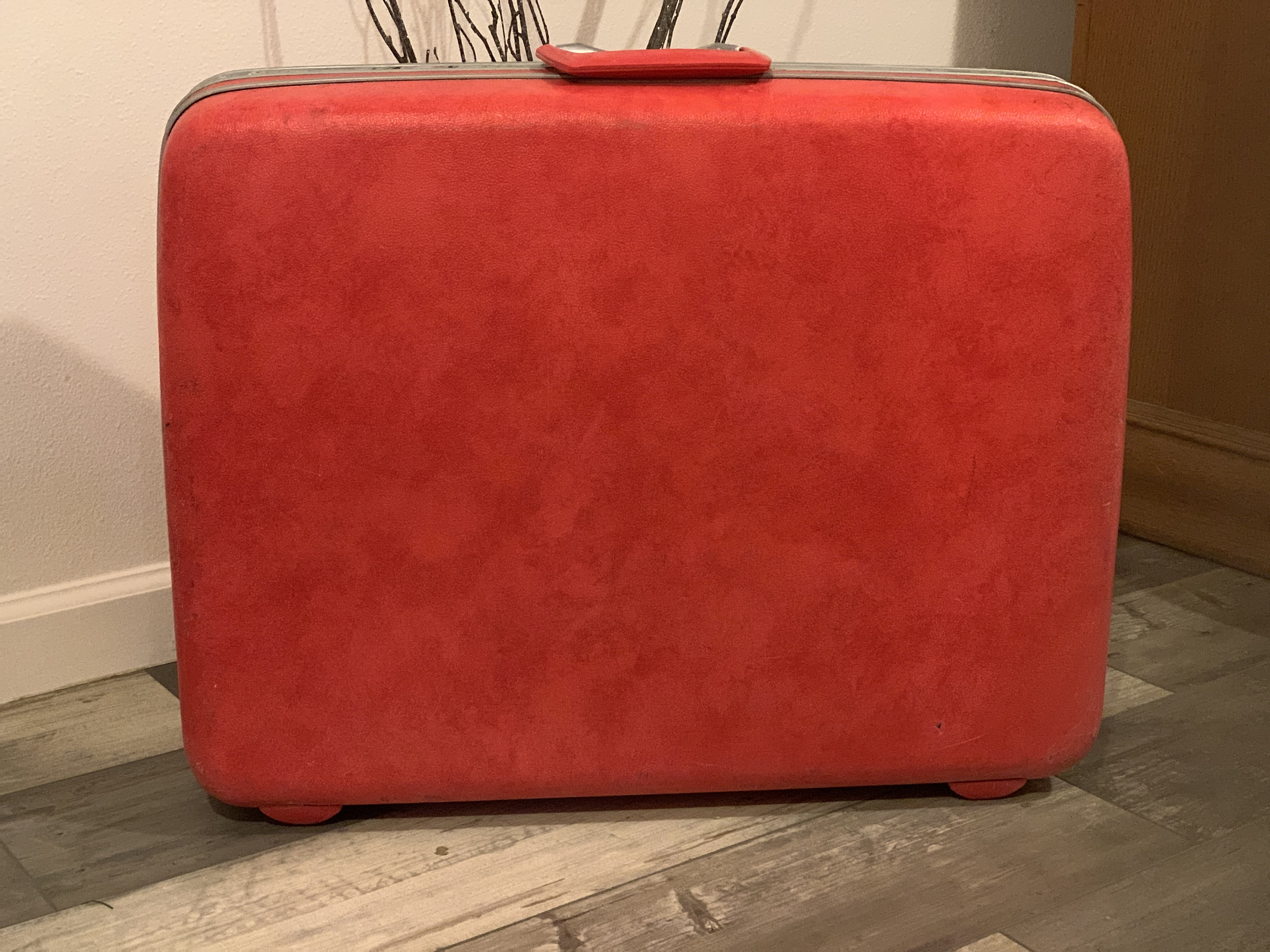 Vintage Cherry RED Samsonite Hardside Suitcase 1960s/70s Cherry Red, Red, Vintage atelieryuwa