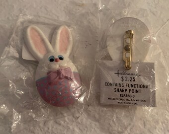 ヴィンテージ ホールマーク イースターバニー ピンバック / ブローチ