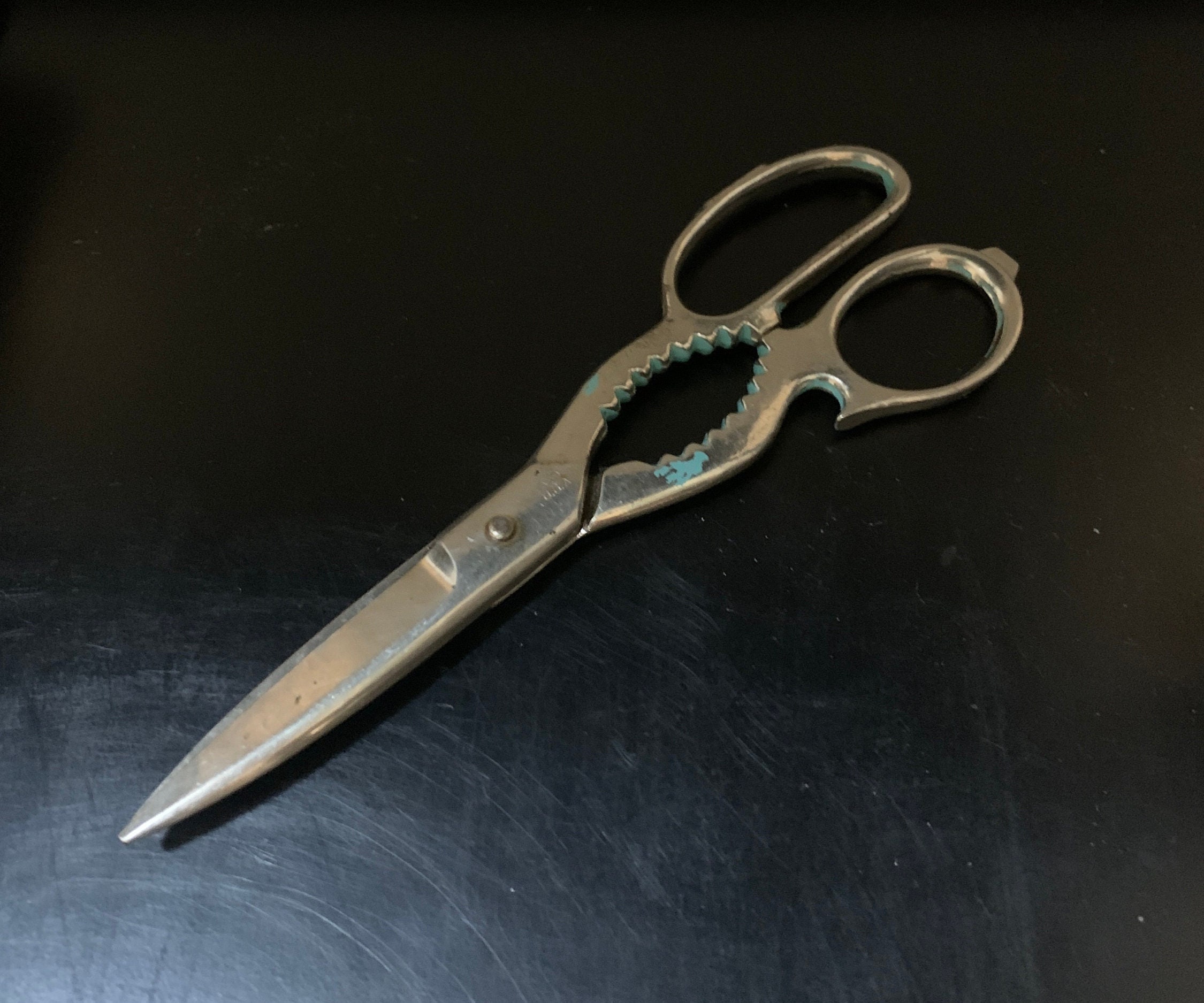 Vintage WISS Small 4 1/2 Adjustable Sewing Scissors 