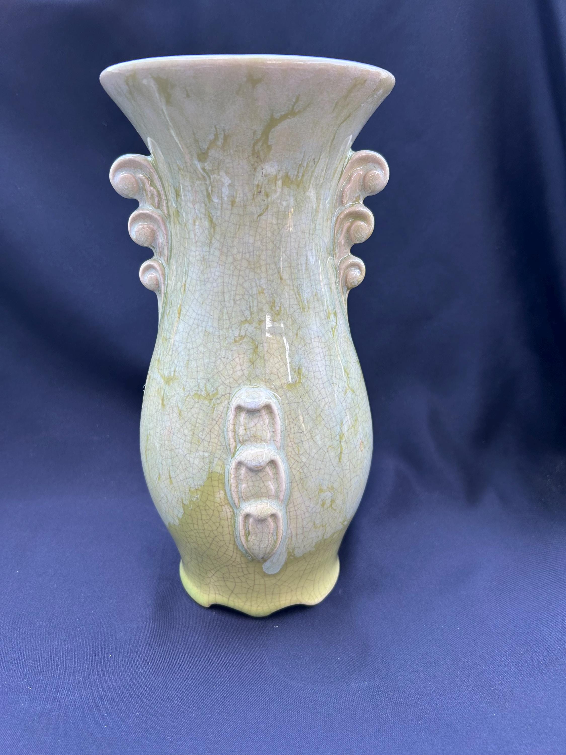 アンティークライトグリーンにライトブルーの釉薬をかけた陶器製10